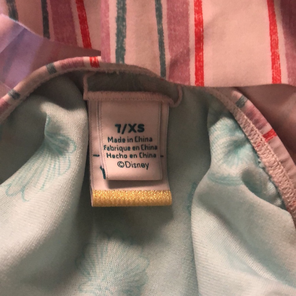 Girl’s Roxy swimsuit - Picture 3 of 3